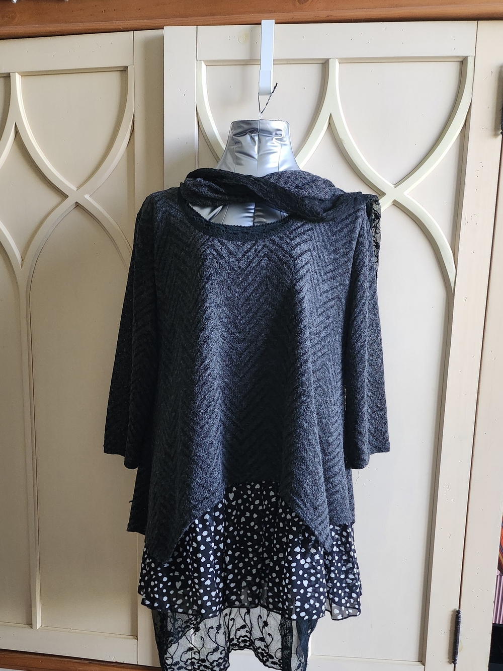 Papillon Blanc Dark Charcoal Layered Sweater
